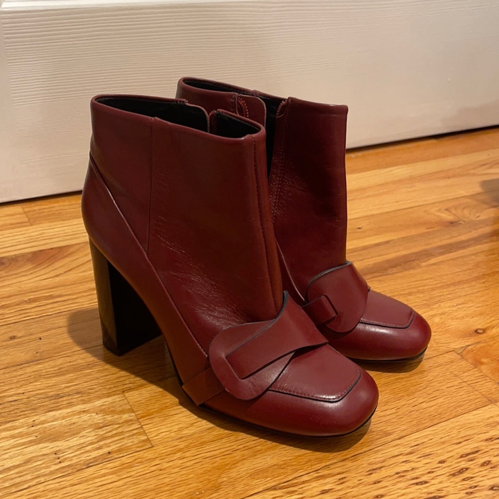 tory burch boots